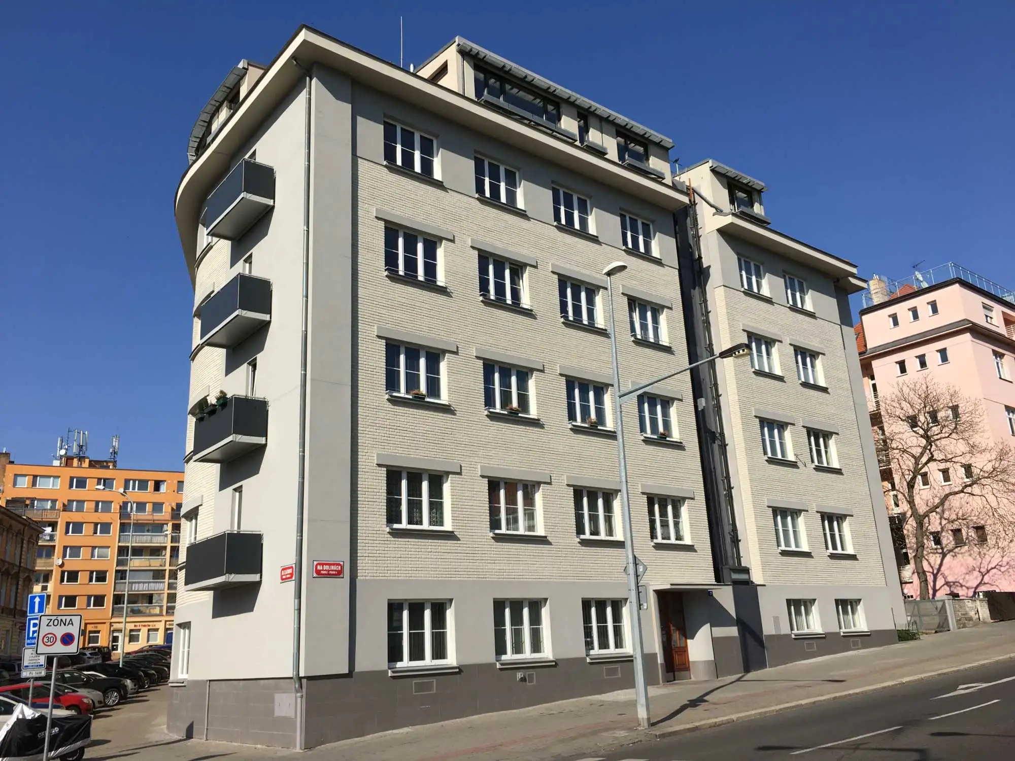 Rekonstrukce a zateplení fasád – fotografie 3 z 18