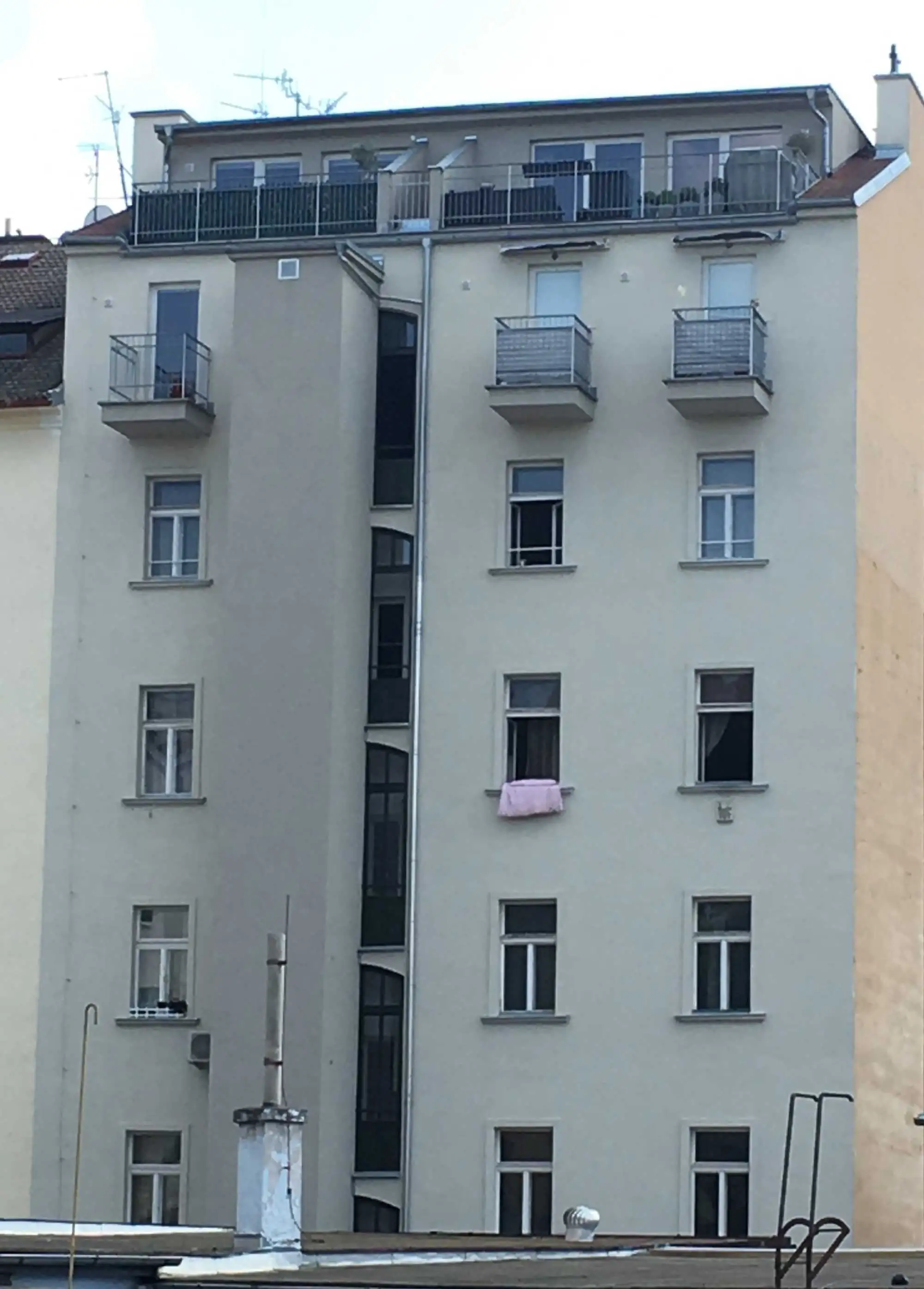 Rekonstrukce a zateplení fasád – fotografie 11 z 18